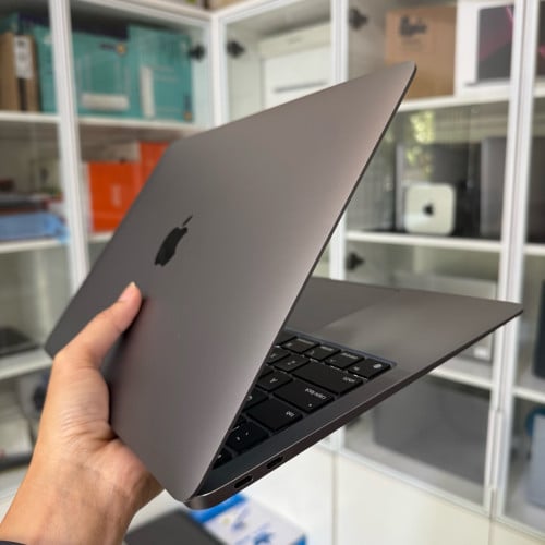 MacBook Air 2020 13.3” Chip M1 | 8GB | 256GB ស្អាតមានប្រអប់ ធានា 3 ខែ