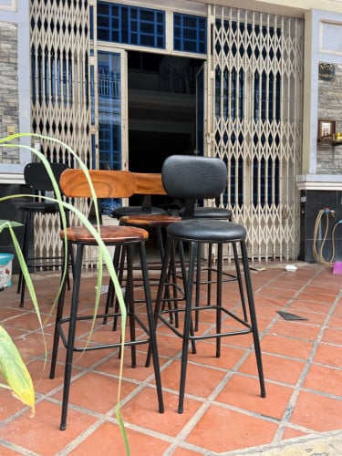 Bar stools height 75cm (can custom height too)