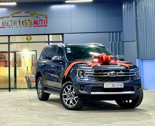 Ford Everest Titanium 2023 ប្រផេះ 2មុឺនKm