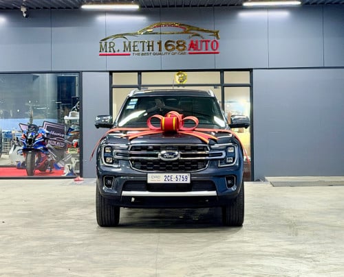 Ford Everest Titanium 2023 ប្រផេះ 2មុឺនKm