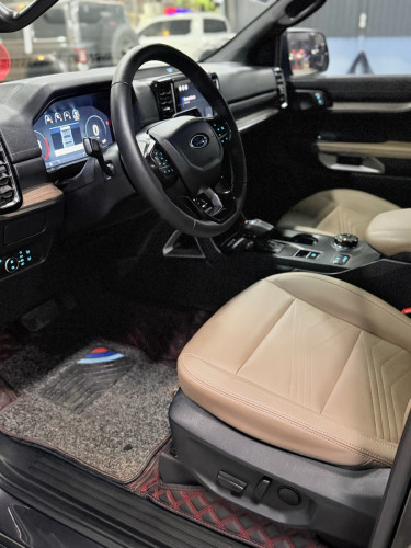 Ford Everest Titanium 2023 ប្រផេះ 2មុឺនKm