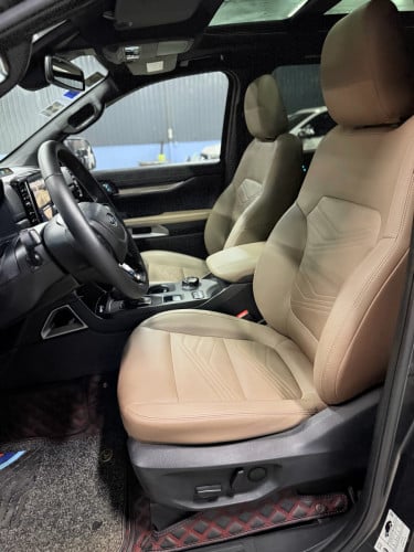 Ford Everest Titanium 2023 ប្រផេះ 2មុឺនKm