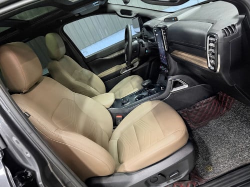 Ford Everest Titanium 2023 ប្រផេះ 2មុឺនKm