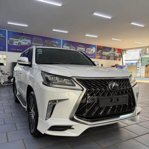 Lexus LX570 Super Sport 2018 ទឹកថ្នាំហ្សុីនមួយជុំ ម្ចាស់ដើមទី1 តម្លៃនិយាយគ្នាបាន 保證特價