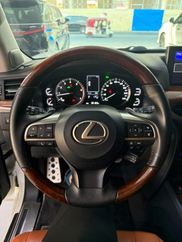 Lexus LX570 Super Sport 2018 ទឹកថ្នាំហ្សុីនមួយជុំ ម្ចាស់ដើមទី1 តម្លៃនិយាយគ្នាបាន 保證特價