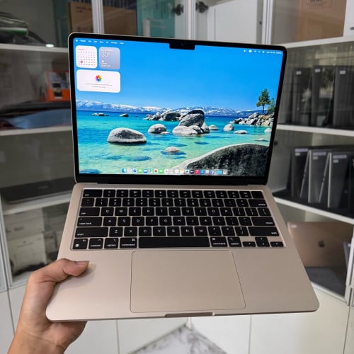 MacBook Air 2022 13.6” Chip M2 | 8GB | 512GB ស្អាត 99% ភាគរយថ្ម 100% ធានា 3 ខែ