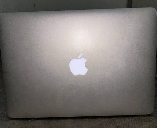 Macbook pro 2020 model  Last update 2023 Ram 8GB, rom 128GB