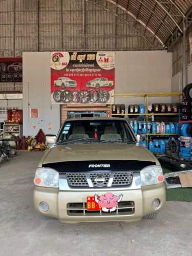 Nissan ឡានស្អាតលក់ ស្តាំលេខដៃប៉ុងមួយ ម៉ាសុីម៉ាស៊ូត