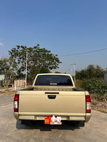 Nissan ឡានស្អាតលក់ ស្តាំលេខដៃប៉ុងមួយ ម៉ាសុីម៉ាស៊ូត