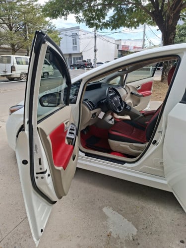 Prius 012 ជួល ជាខែ