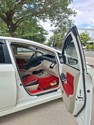 Prius 012 ជួល ជាខែ