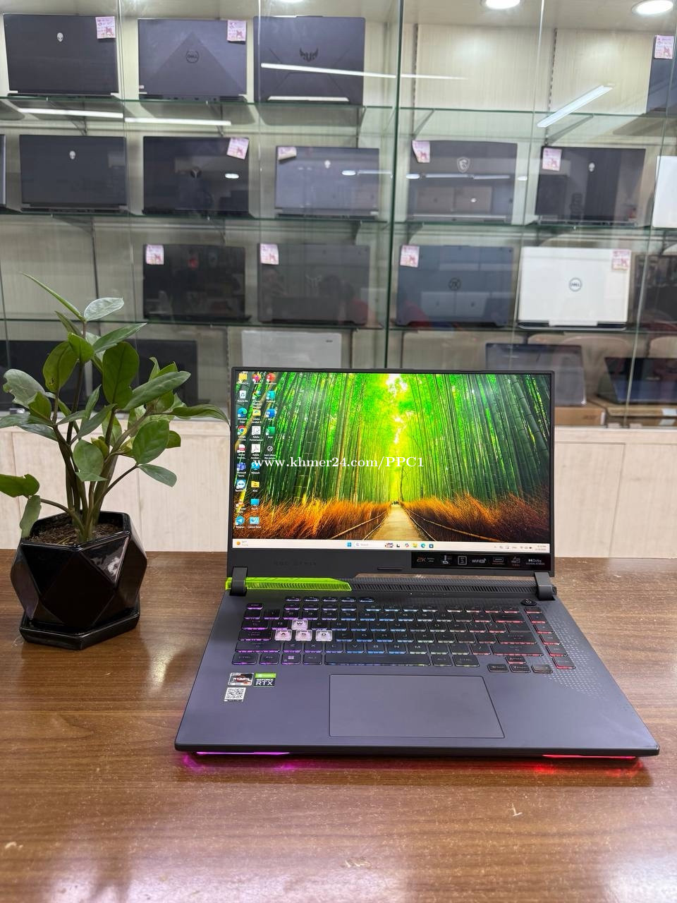Asus Rog Strix (Gaming&Design) 99% តម្លៃ $765.00 ក្នុង 帕萨尔·德普2, 堆谷区, 金边 ...