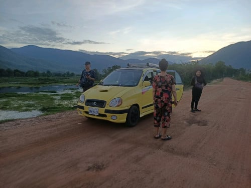 ឡានលក់ប្រញាប់លុយ