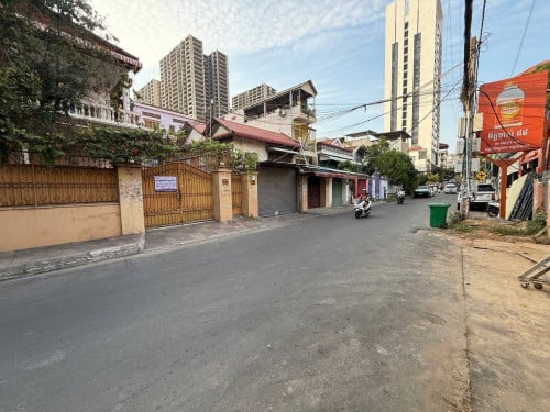 វីឡាលក់តម្លៃល្អនៅបឹងត្របែក