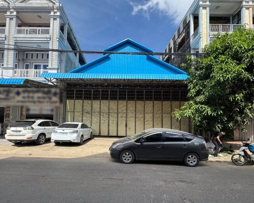 ឃ្លាំងសម្រាប់ជួលនៅ ចំកាដូង ផ្លូវ15m