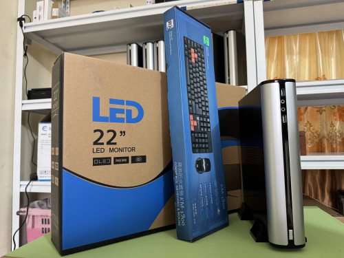 មួយឈុតចំនេញច្រើន​ Desktop Mini AIO - i5 256G 16GB