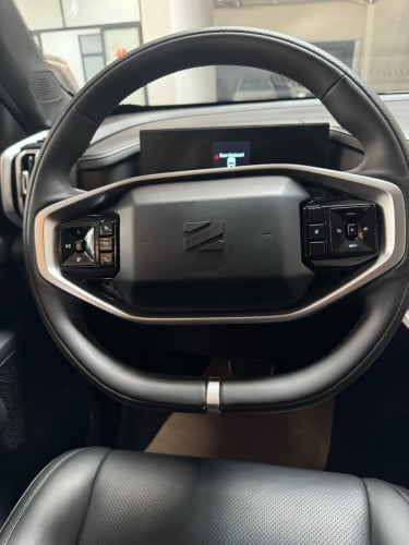 👉Nissan Z9 តម្លៃ 32500$ ចរចាបាន