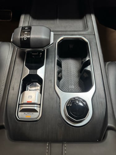 👉Nissan Z9 តម្លៃ 32500$ ចរចាបាន
