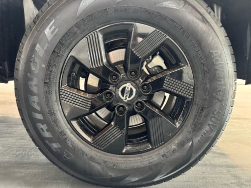 👉Nissan Z9 តម្លៃ 32500$ ចរចាបាន