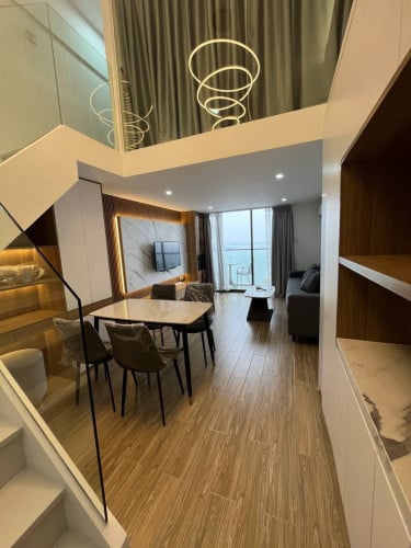 2-Bedroom Condo on 32nd Floor – Stunning City & River Views