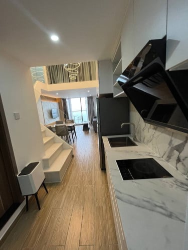 2-Bedroom Condo on 32nd Floor – Stunning City & River Views