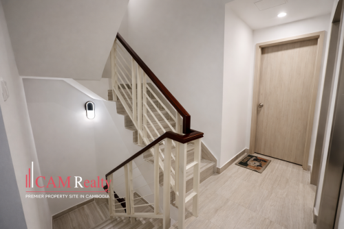 5 Bedrooms Cluster Villa For Sale In Borey The Palms