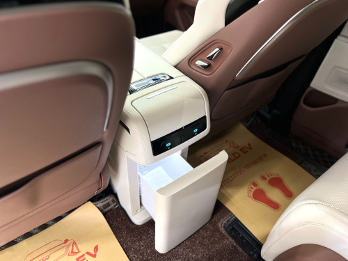 汽车租赁服务 BYD 夏 2025 super hybrid VIP Car for rent