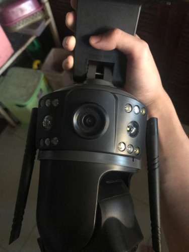 Cameras security use solar and have LED LIGHTS 4G