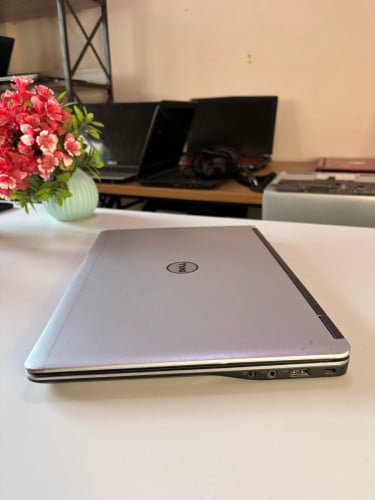Dell Latitude E7440/i5-4300U /RAM 8GB/ SSD128GB / Keyboard light 💡/ battery 3hour