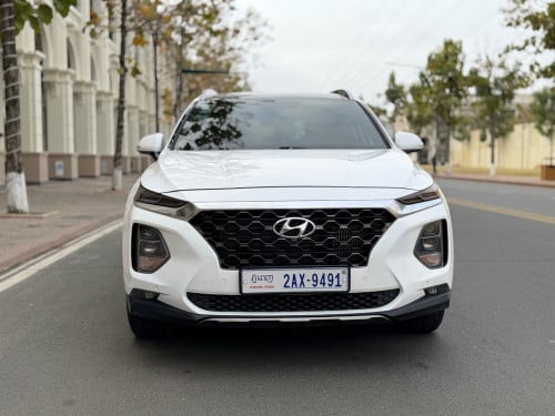 Hyundai Santa Fe 019 ម៉ាស៊ូត កៅអីបីជួរ full option ឡានក្រុមហ៊ុន