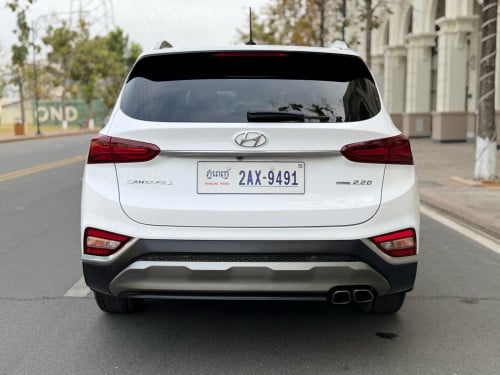 Hyundai Santa Fe 019 ម៉ាស៊ូត កៅអីបីជួរ full option ឡានក្រុមហ៊ុន