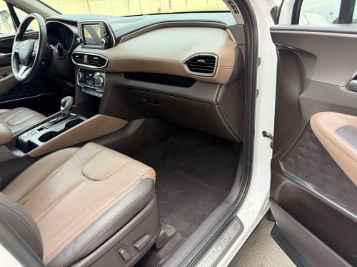 Hyundai Santa Fe 019 ម៉ាស៊ូត កៅអីបីជួរ full option ឡានក្រុមហ៊ុន