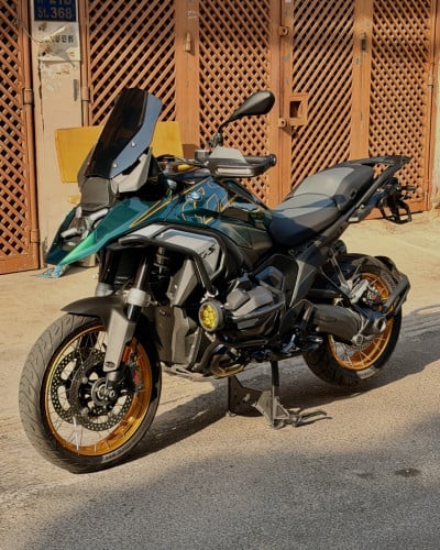 New 2024 BMW GS R1300 Full Options 719 Tax Paper