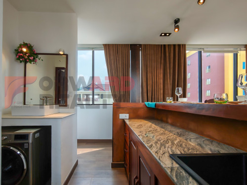RUSSIAN MARKET 1BR| 2BATH|FULLY FURNISHED|TOP FLOOR