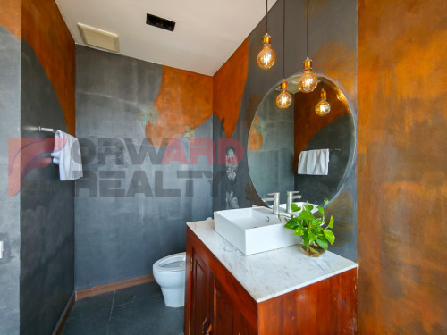 RUSSIAN MARKET 1BR| 2BATH|FULLY FURNISHED|TOP FLOOR