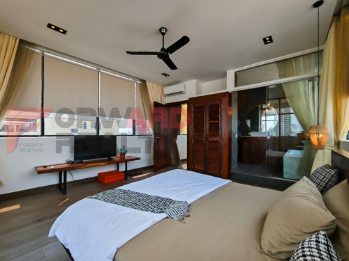 RUSSIAN MARKET 1BR| 2BATH|FULLY FURNISHED|TOP FLOOR