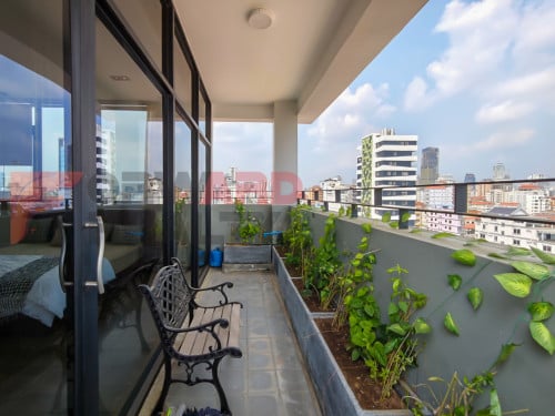 RUSSIAN MARKET 1BR| 2BATH|FULLY FURNISHED|TOP FLOOR
