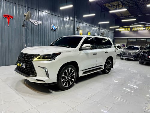 Sale Lexus LX570 Black Edition Kuru Arab