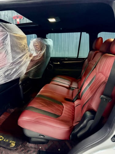 Sale Lexus LX570 Black Edition Kuru Arab