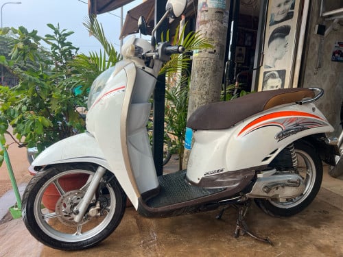 Scoopy 011 សំនុំច្រើន