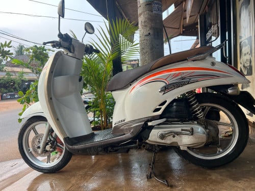 Scoopy 011 សំនុំច្រើន