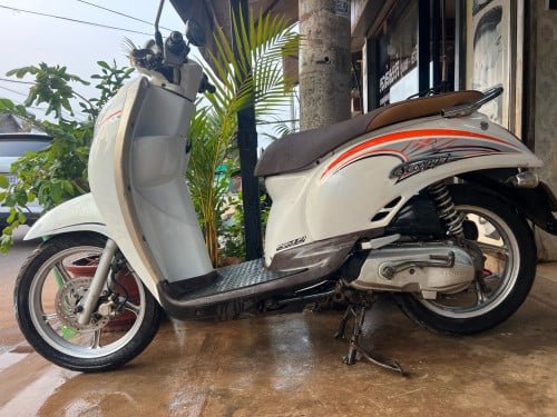Scoopy 011 សំនុំច្រើន