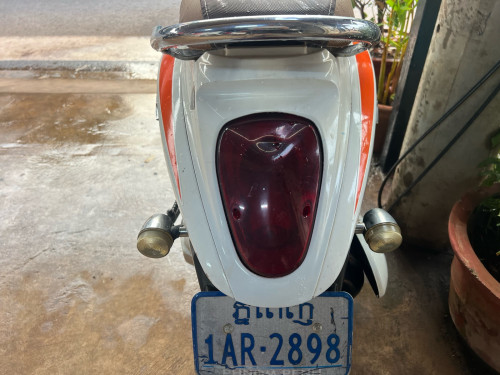 Scoopy 011 សំនុំច្រើន