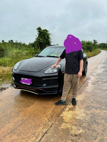Selling my beloved car, stylish Cayenne!