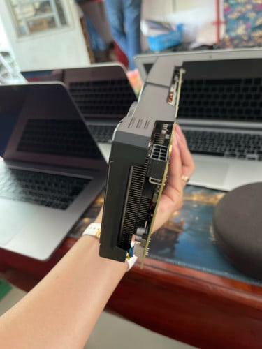 VGA AMD 8GB