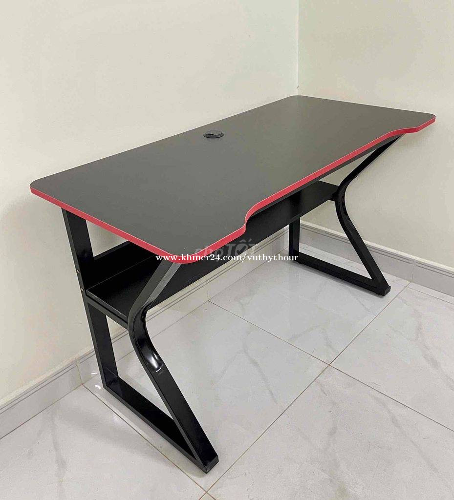 Gaming desk for computer or office