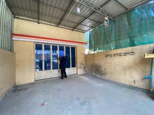 ផ្ទះ​លក់បន្ទាន់​