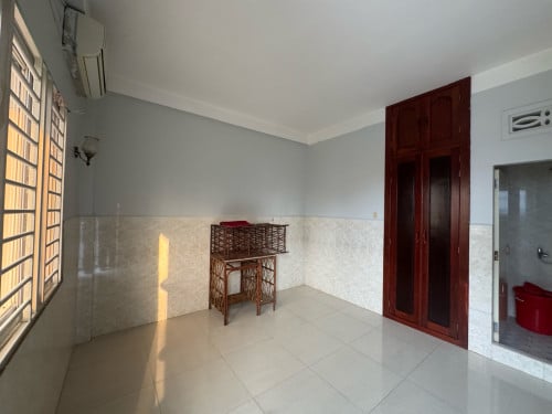 បន្ទប់​ជួល