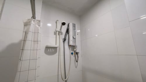 កាន់ម្ចាស់ផ្ទាល់