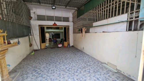 ផ្ទះលក់ម្តុំផ្សារទួលទំពូងប្រមាណ 100m